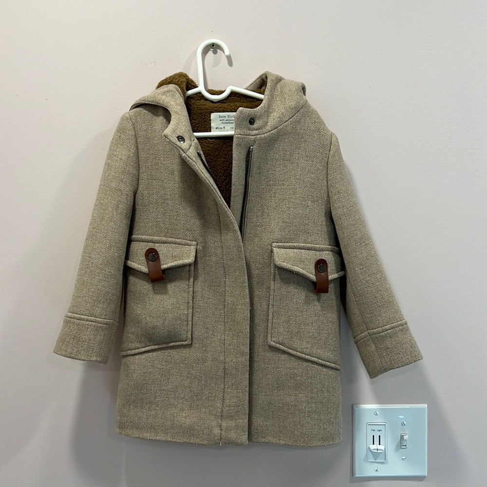 Zara Coat. Size 6.